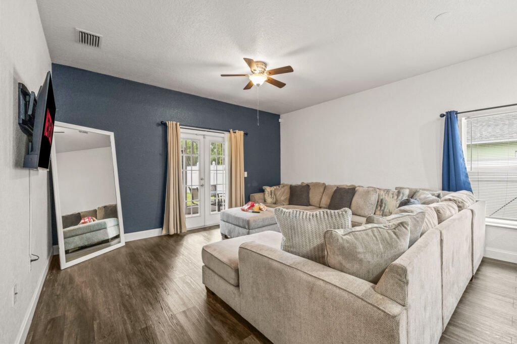 19_3016 e chelsea st-22