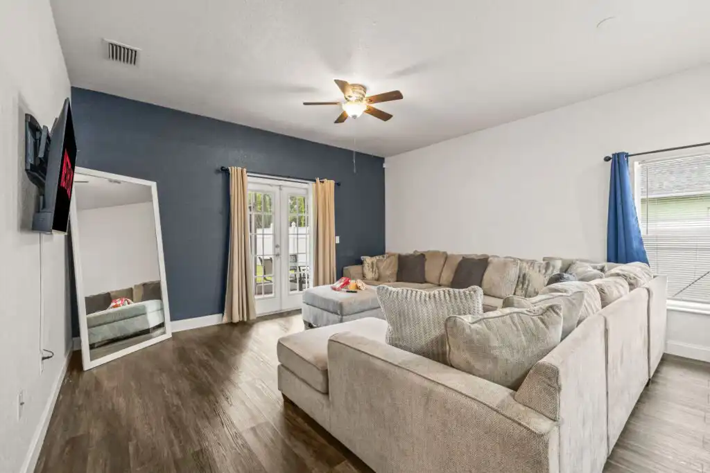 19_3016 e chelsea st-22