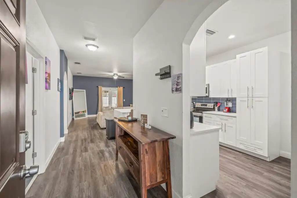 5_3016 e chelsea st-37