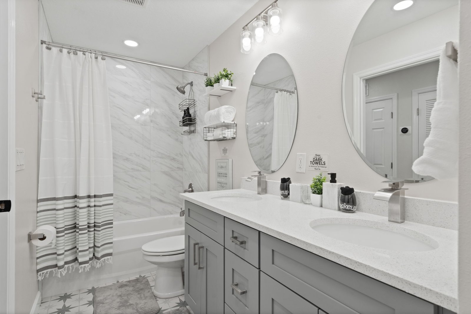 Image hover effect image